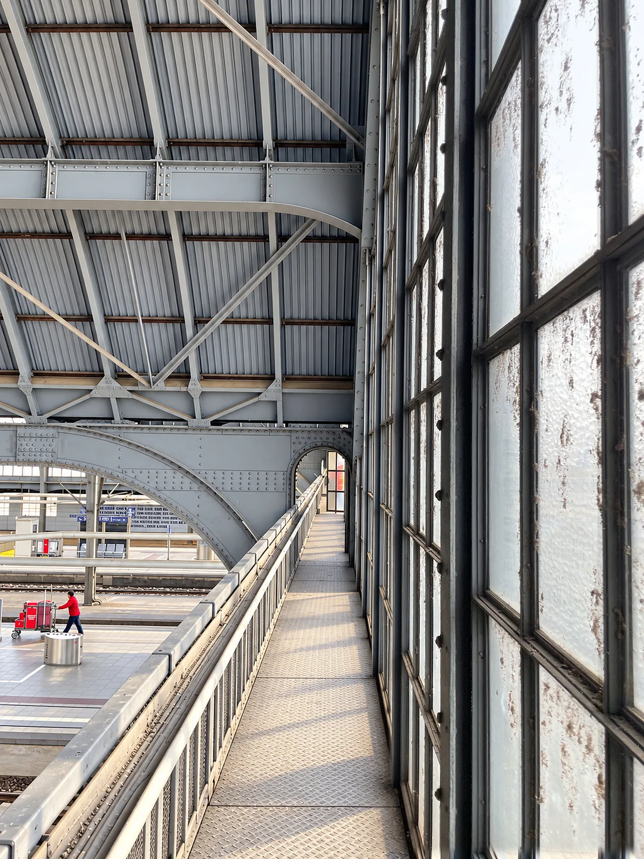 Gleishallendach Hauptbahnhof Karlsruhe